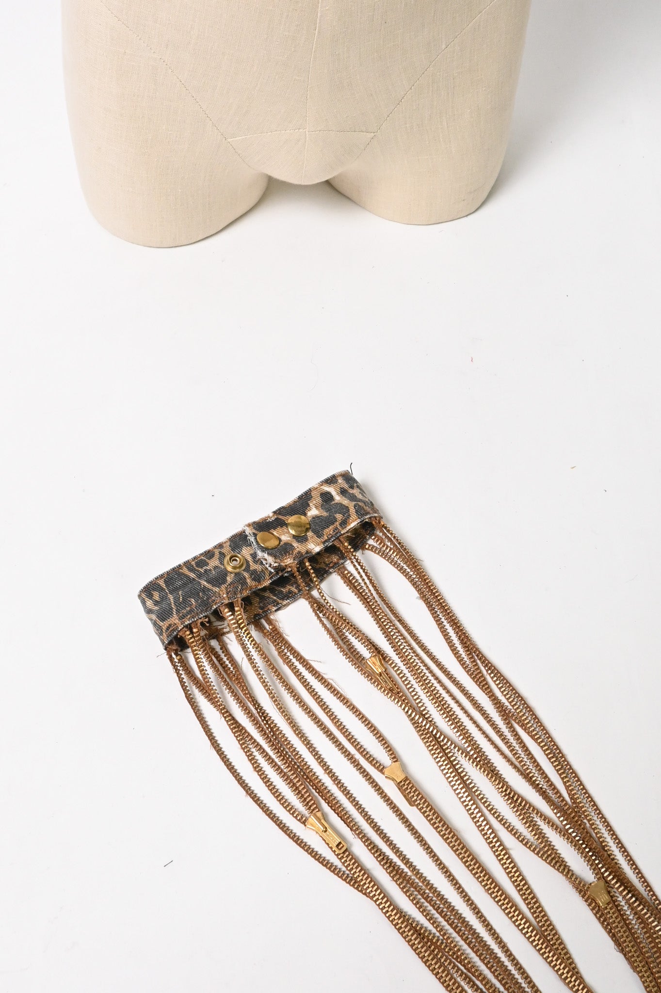 Zipper necklace