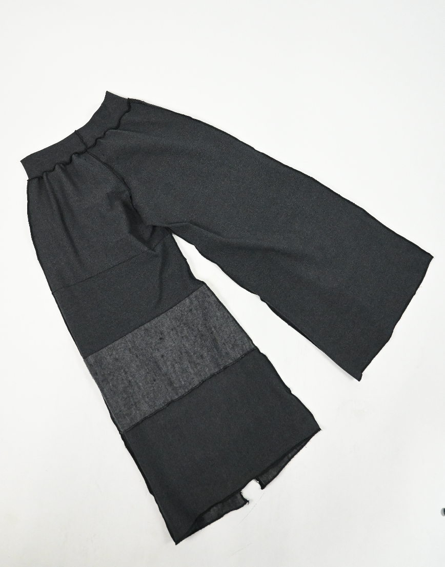AVERY'S GREY patch-work wide leg zip pants (M/L)