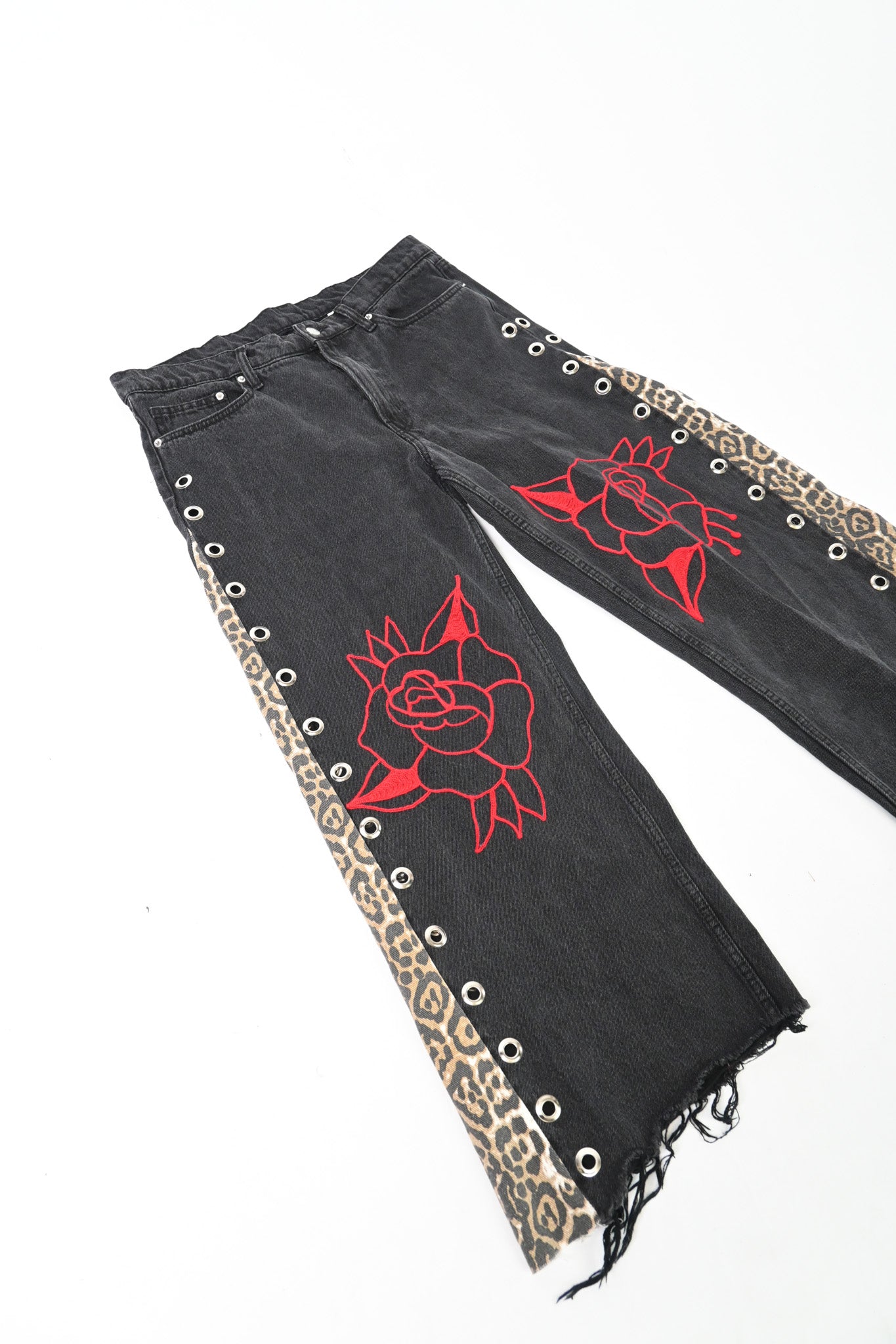 Chain-stitched cheetah denim (34/25)