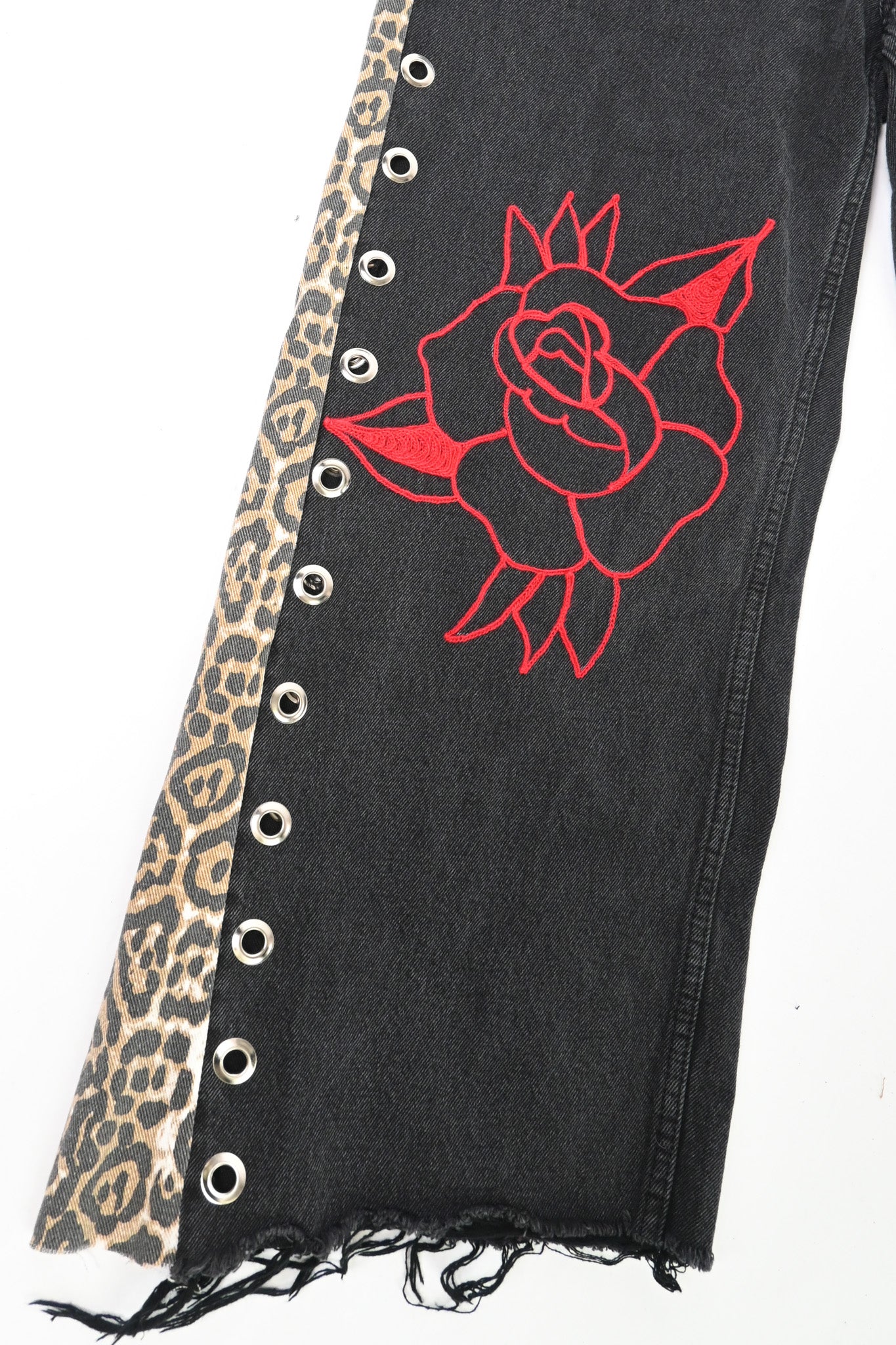 Chain-stitched cheetah denim (34/25)