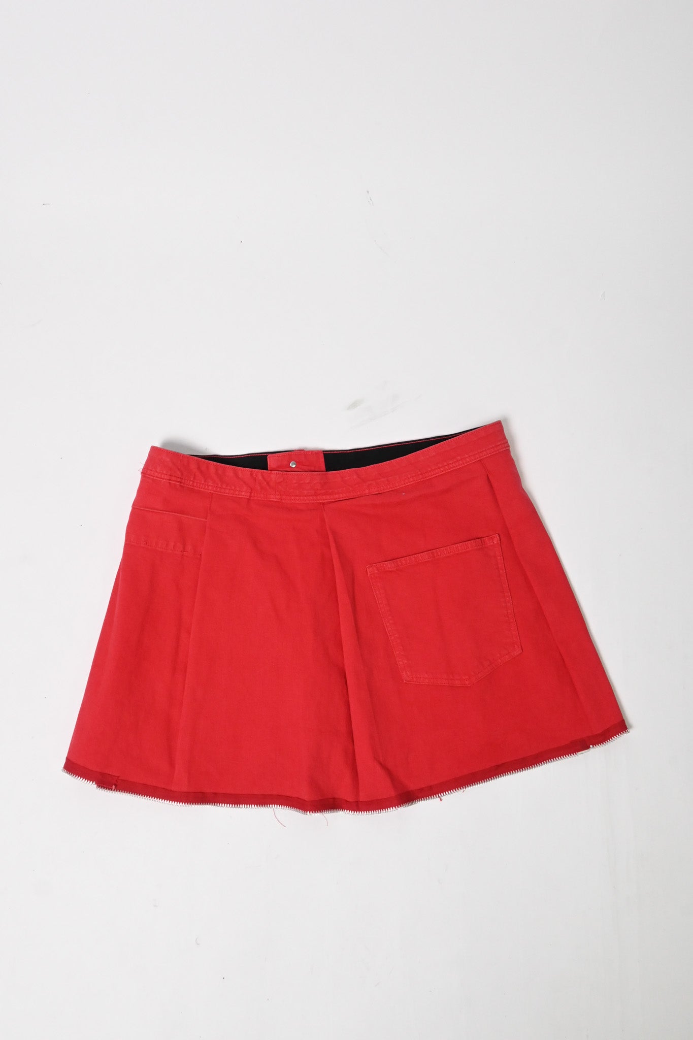 Red pleated skirt (3XL)