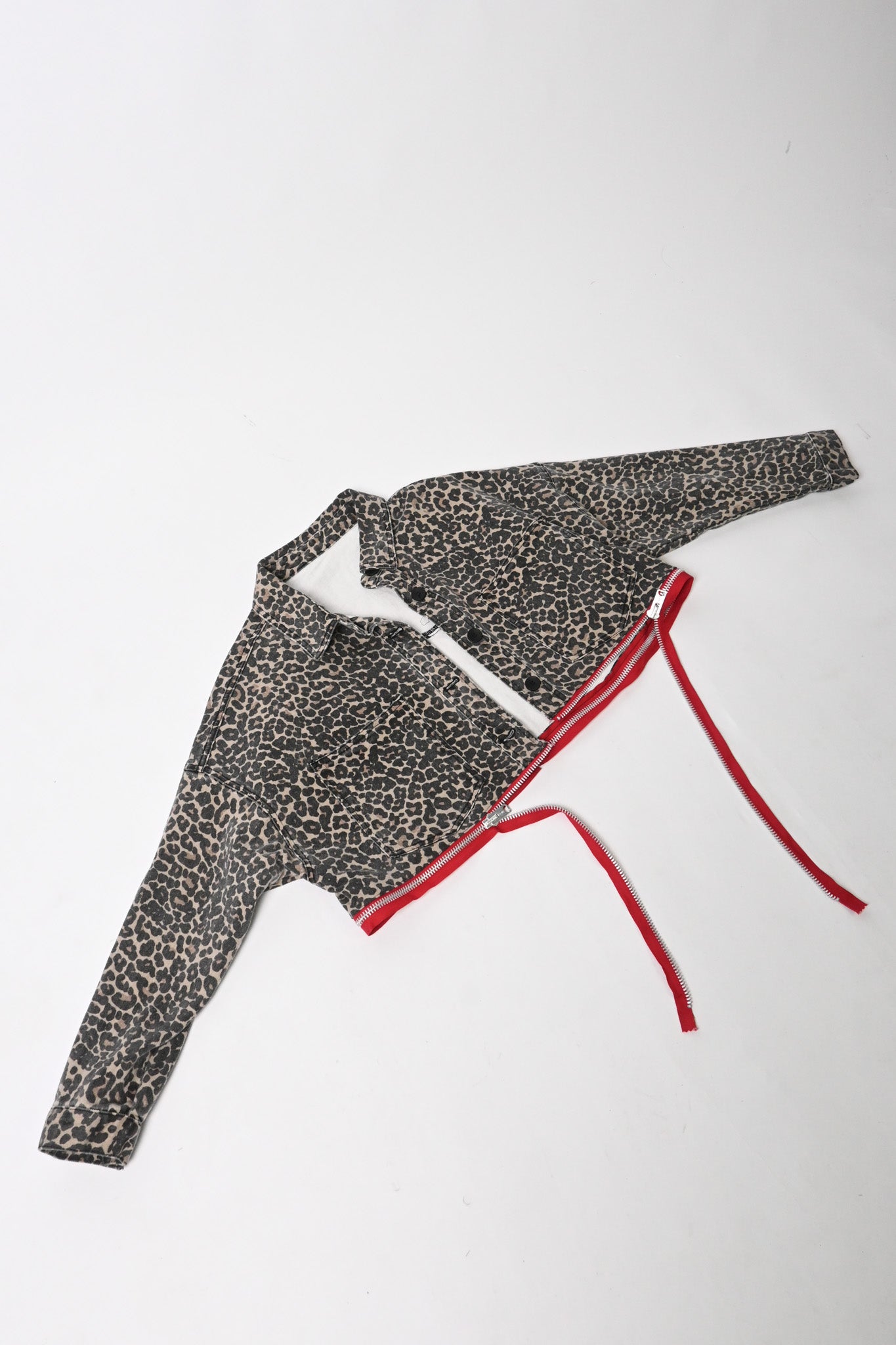 Cropped zipper jacket