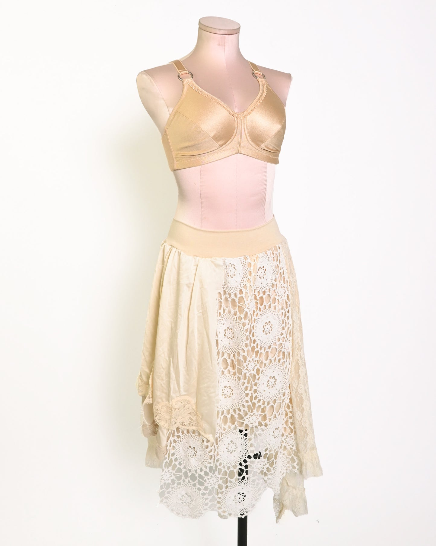 Cream vintage bra (32C/34B)