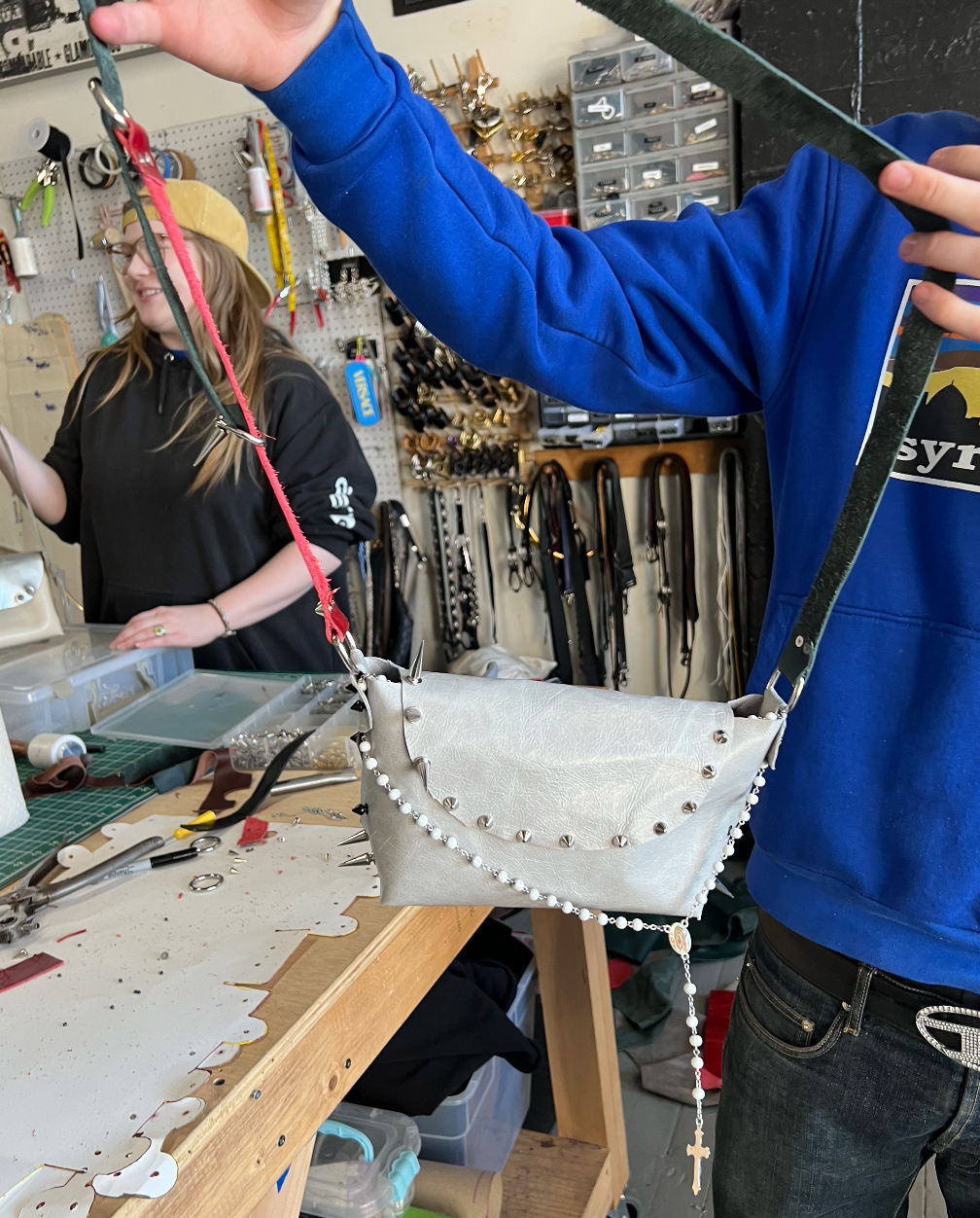 Leather Class BAG MAKING (November 29th 11-1pm)