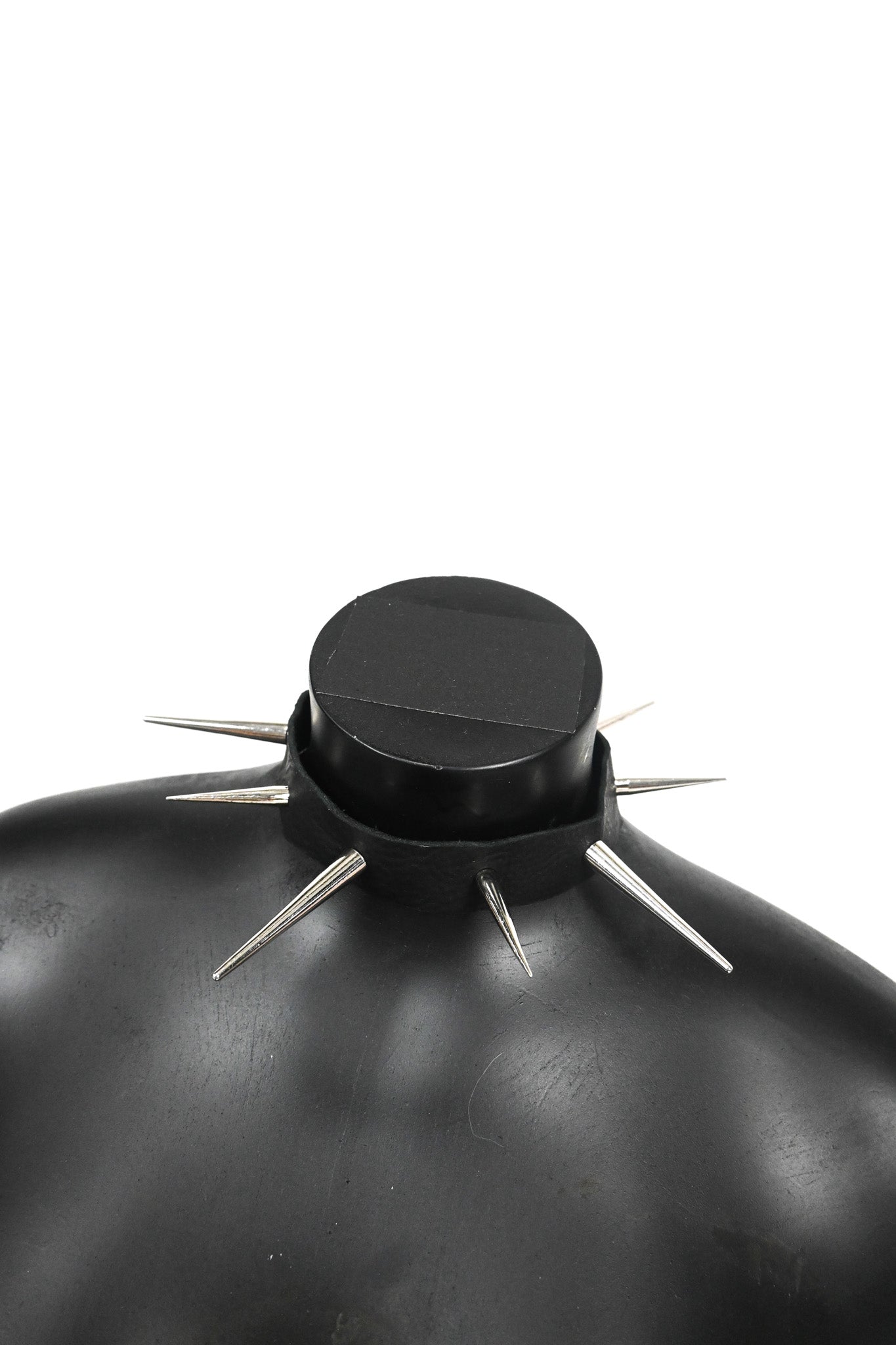 Spike leather choker