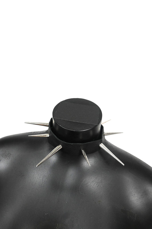 Spike leather choker