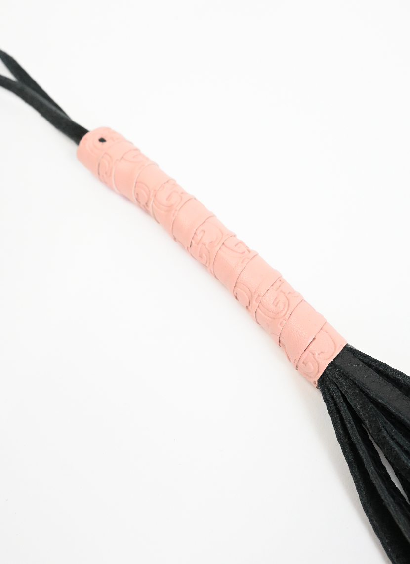 Kinky Tassel Flogger